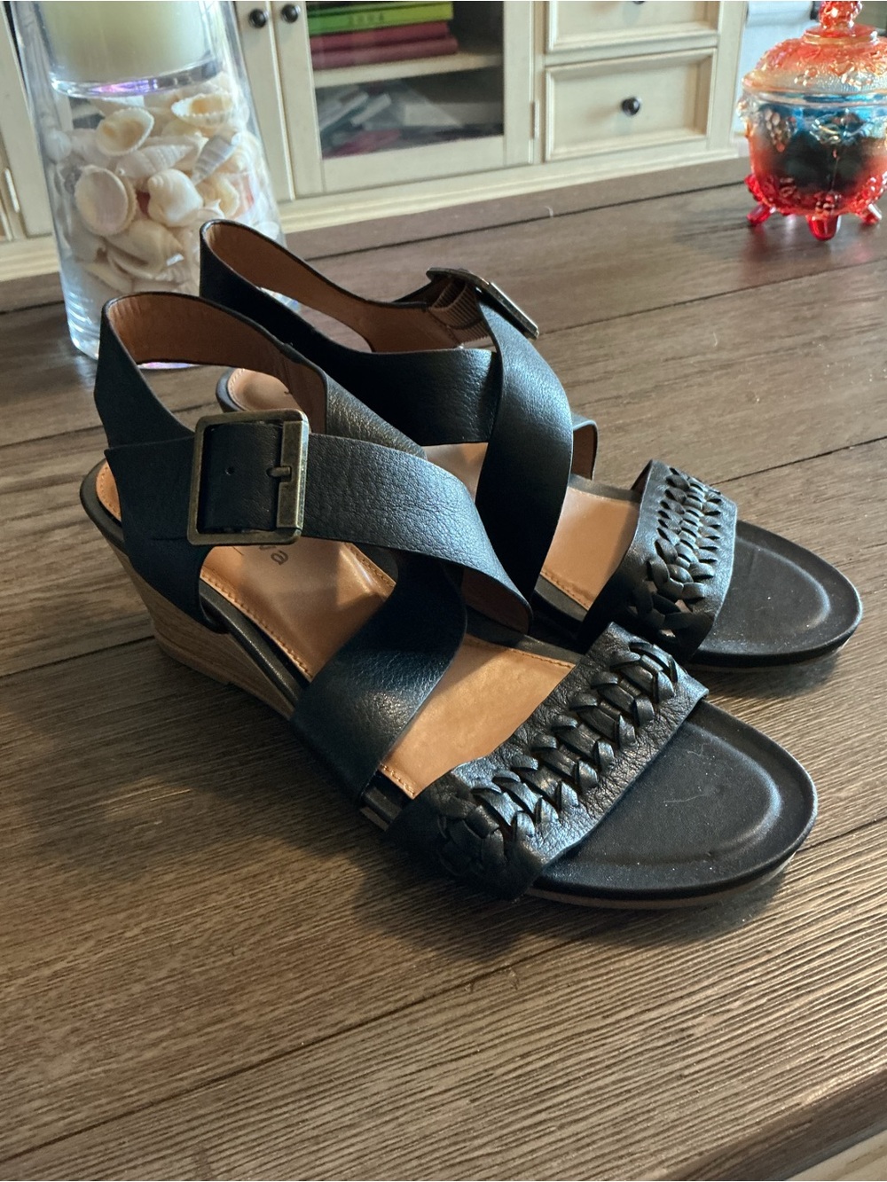 Comfortiva Black Braided Slingback Sandals with Buckle size 8W - Picture 2 of 3